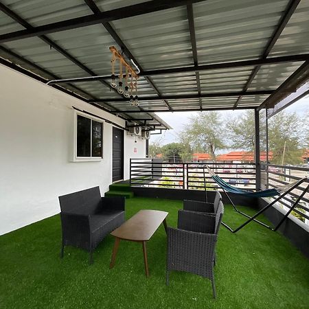 The Sky Inn Kuantan Esterno foto