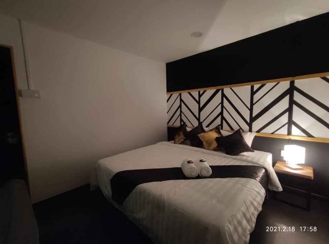 The Sky Inn Kuantan Esterno foto